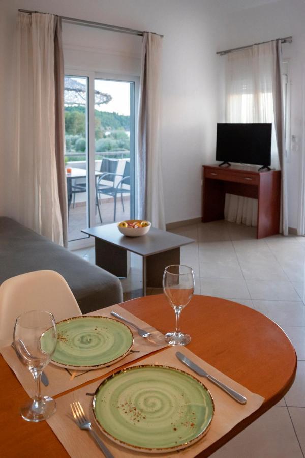 Kapahi Seaview Hotel Apartments Потос Экстерьер фото