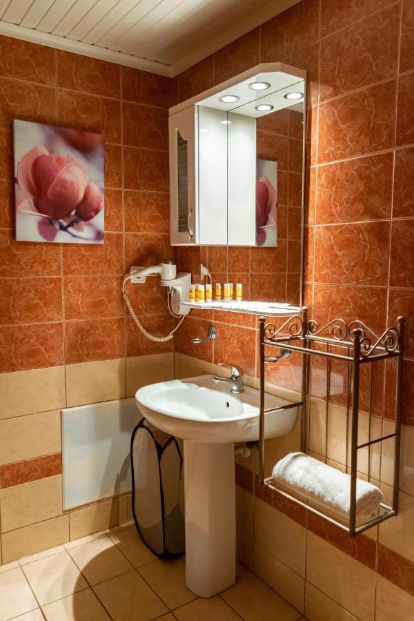 Kapahi Seaview Hotel Apartments Потос Экстерьер фото